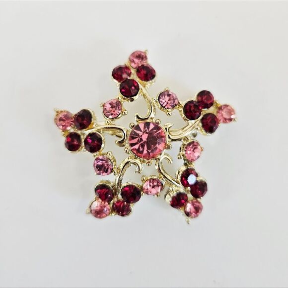 Vintage Jewelry - Vintage Gold Tone Pink Red Glass Rhinestone Star Snowflake Openwork Brooch Pin